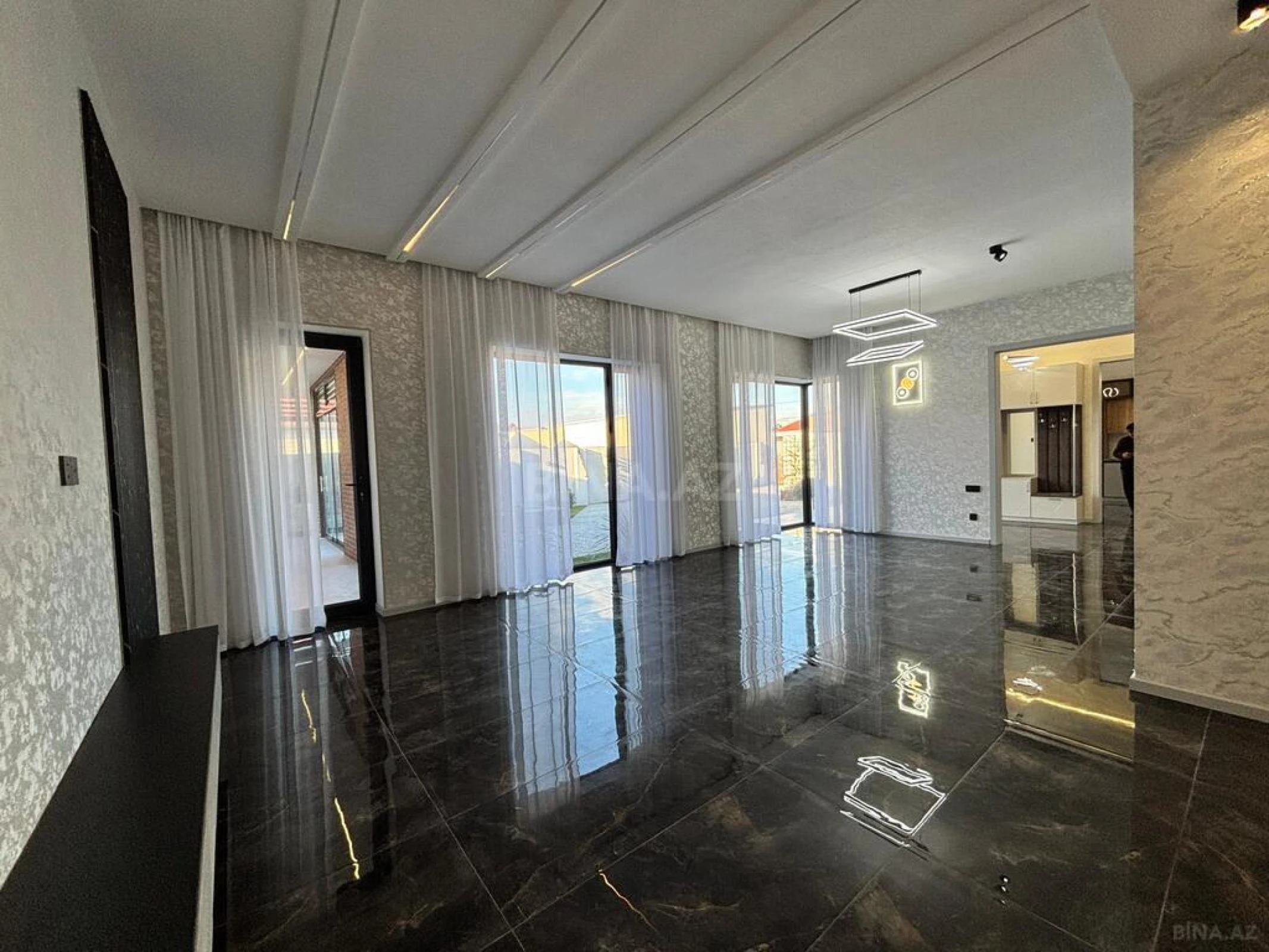 Satılır 4 otaqlı həyət evi 180 m²