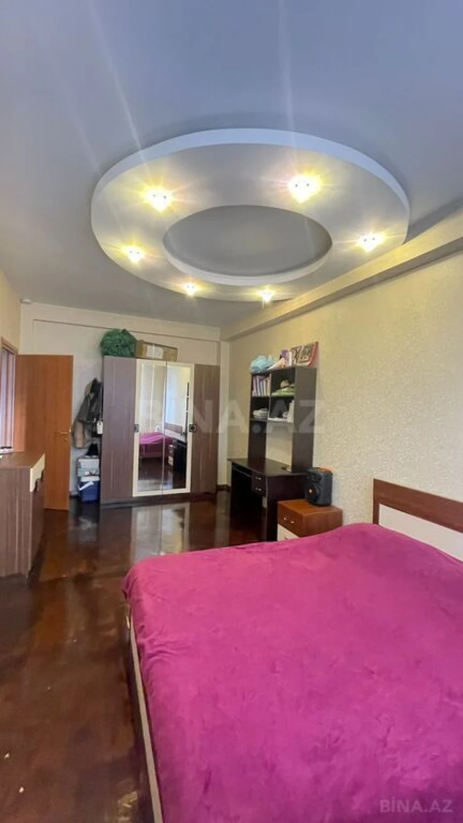Satılır 3 otaqlı mənzil 140 m²