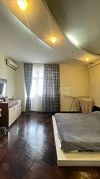 Satılır 3 otaqlı mənzil 140 m²