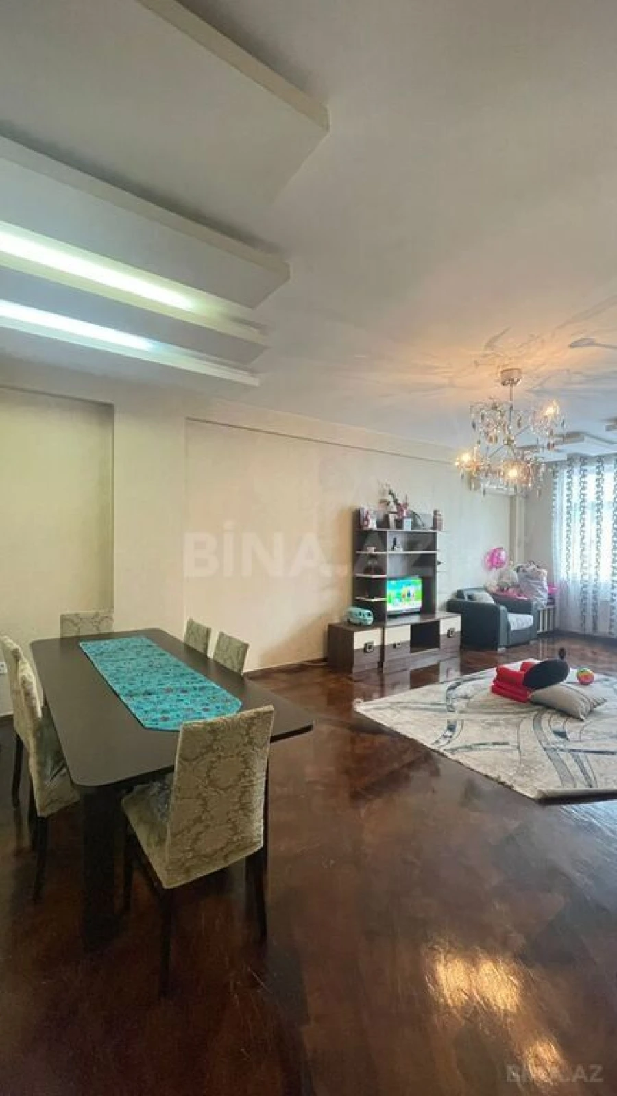 Satılır 3 otaqlı mənzil 140 m²