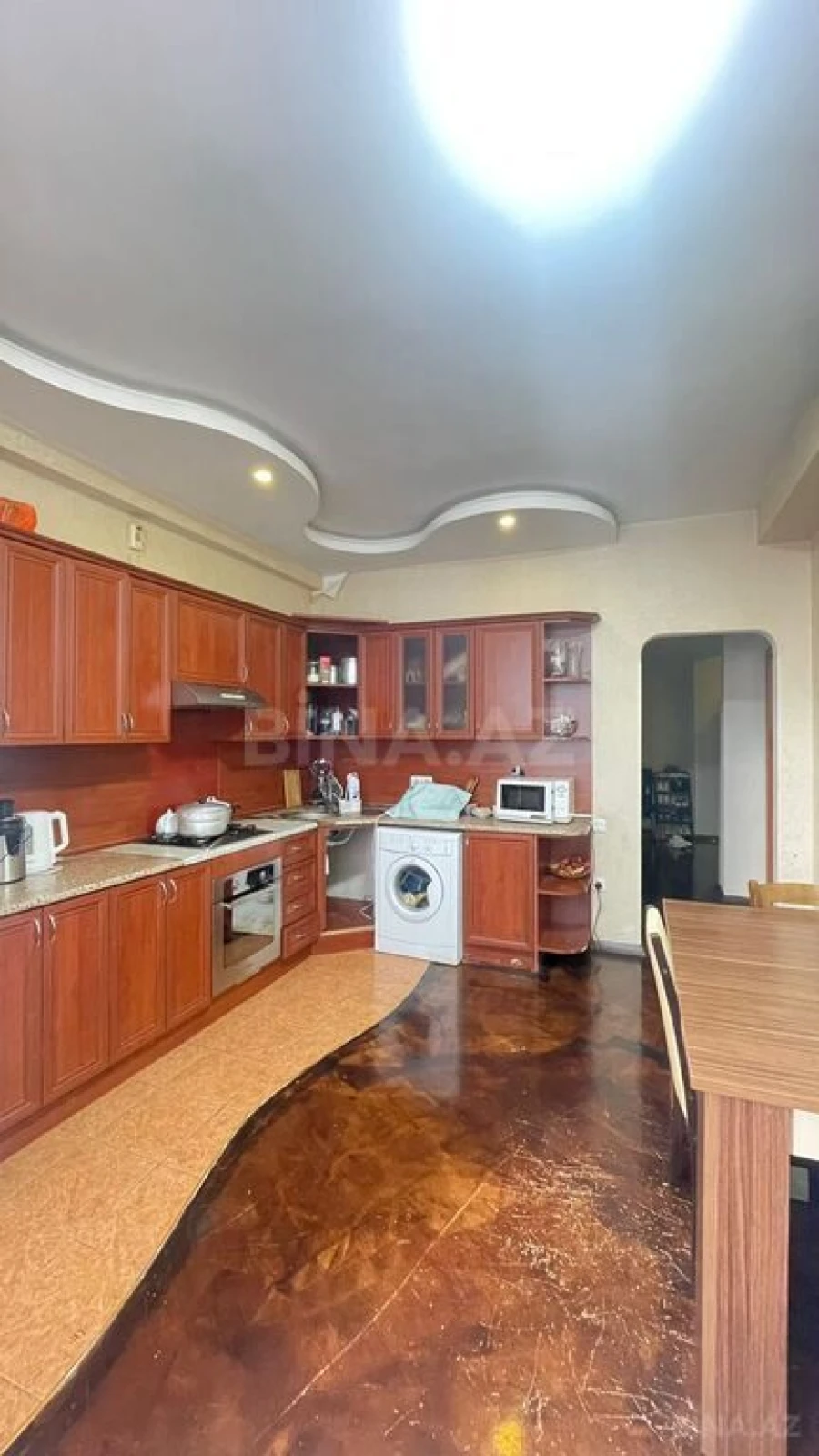 Satılır 3 otaqlı mənzil 140 m²