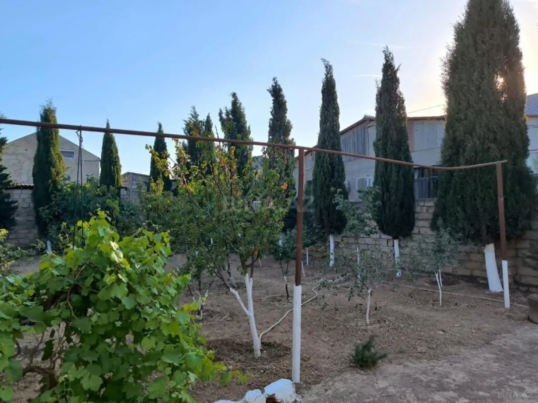 Satılır 3 otaqlı həyət evi 100 m²