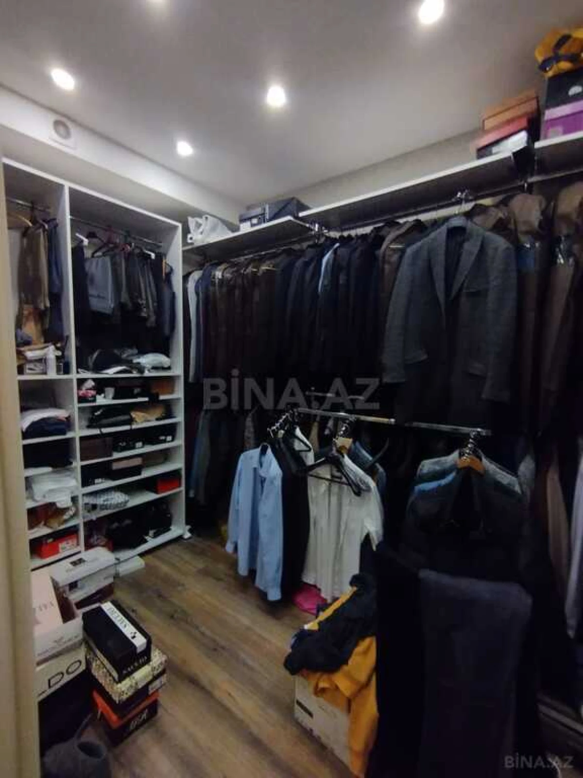 Satılır 10 otaqlı həyət evi 440 m²