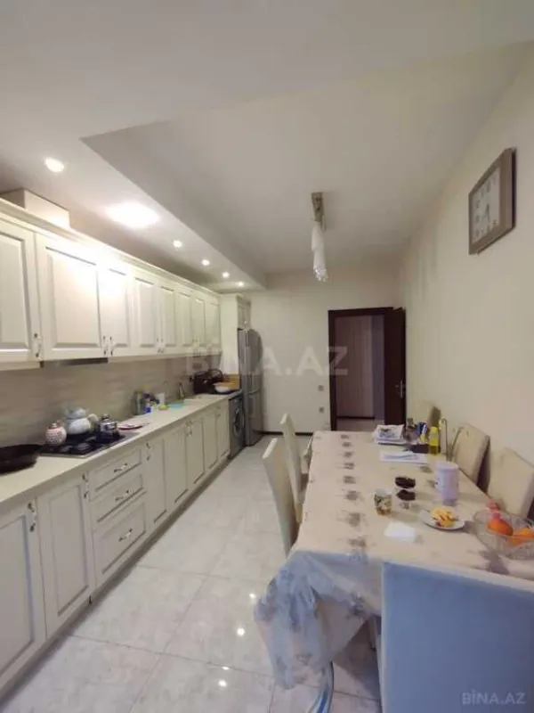 Satılır 10 otaqlı həyət evi 440 m²