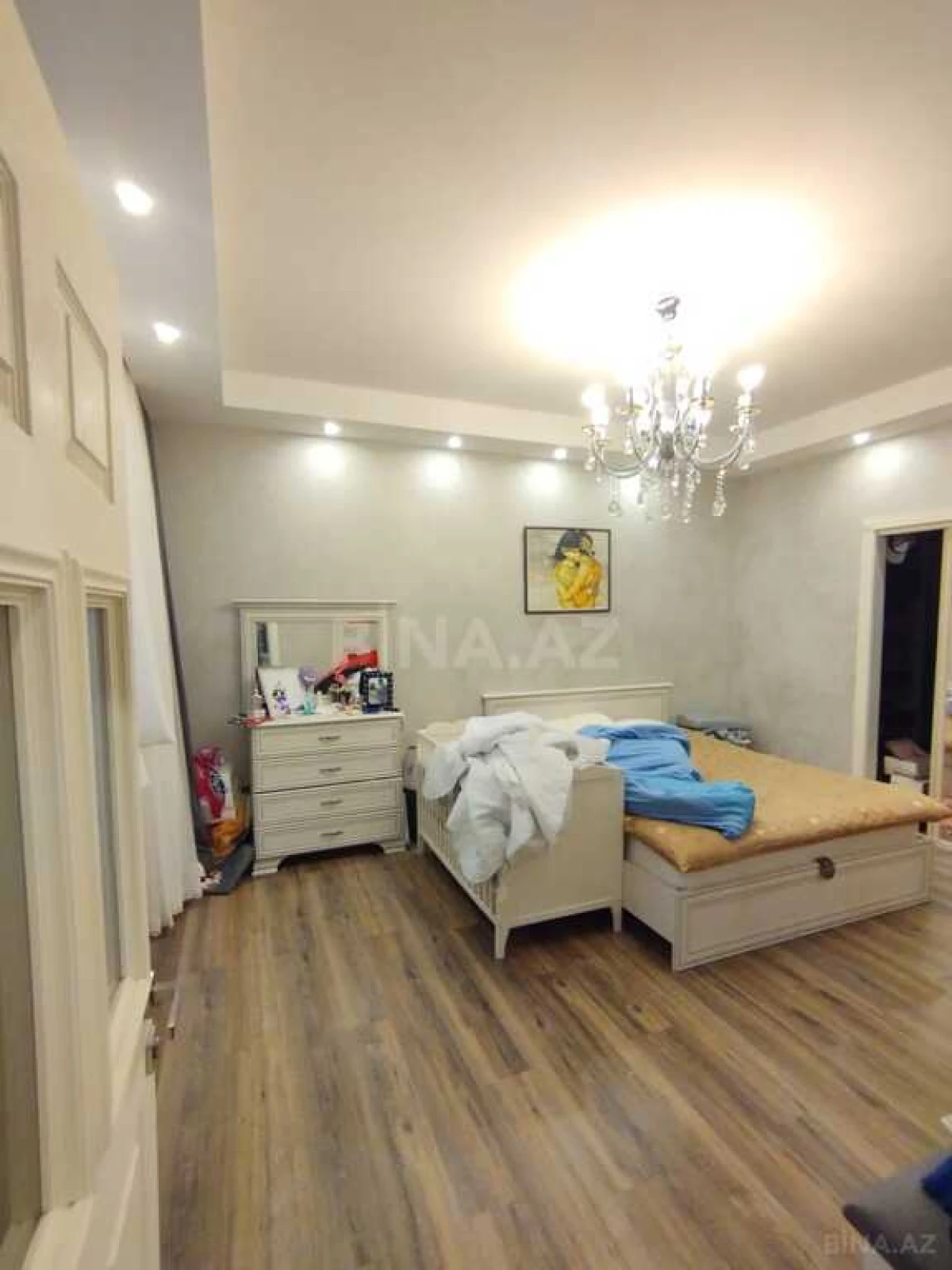 Satılır 10 otaqlı həyət evi 440 m²