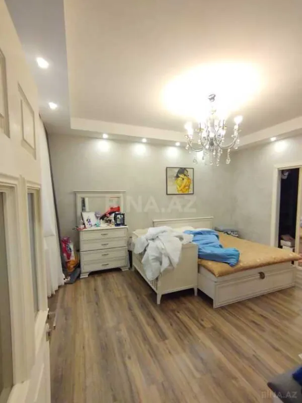 Satılır 10 otaqlı həyət evi 440 m²