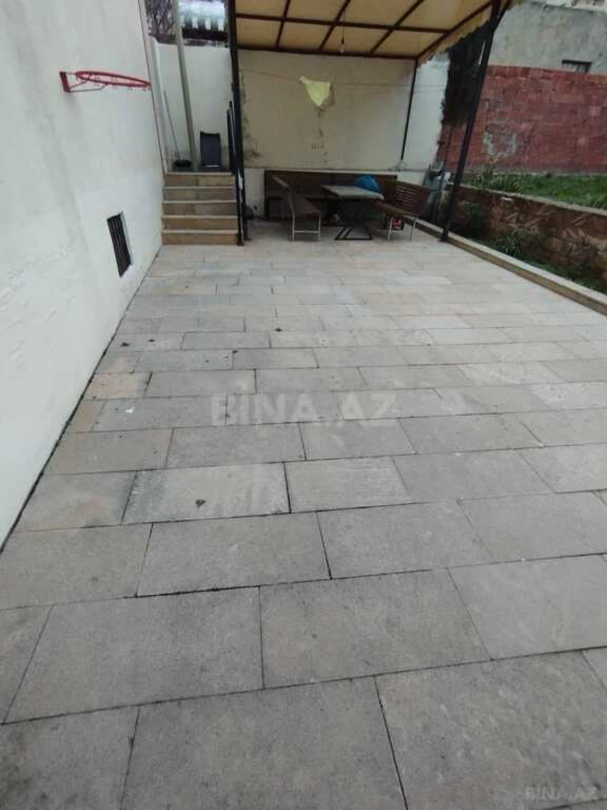 Satılır 10 otaqlı həyət evi 440 m²