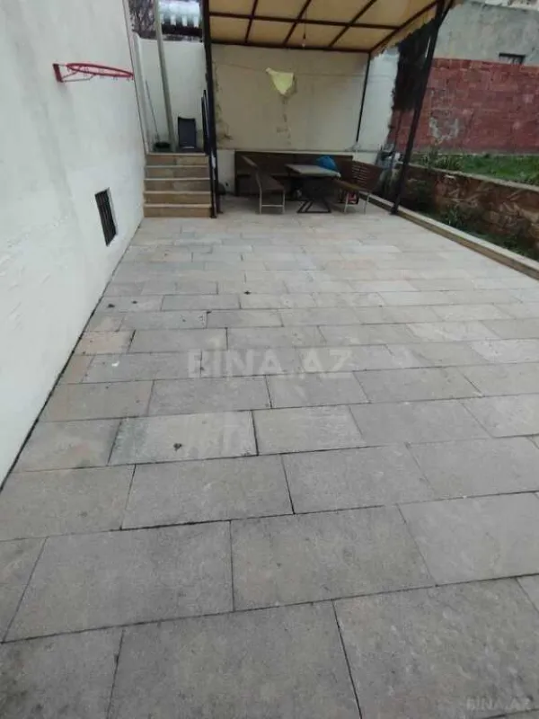 Satılır 10 otaqlı həyət evi 440 m²