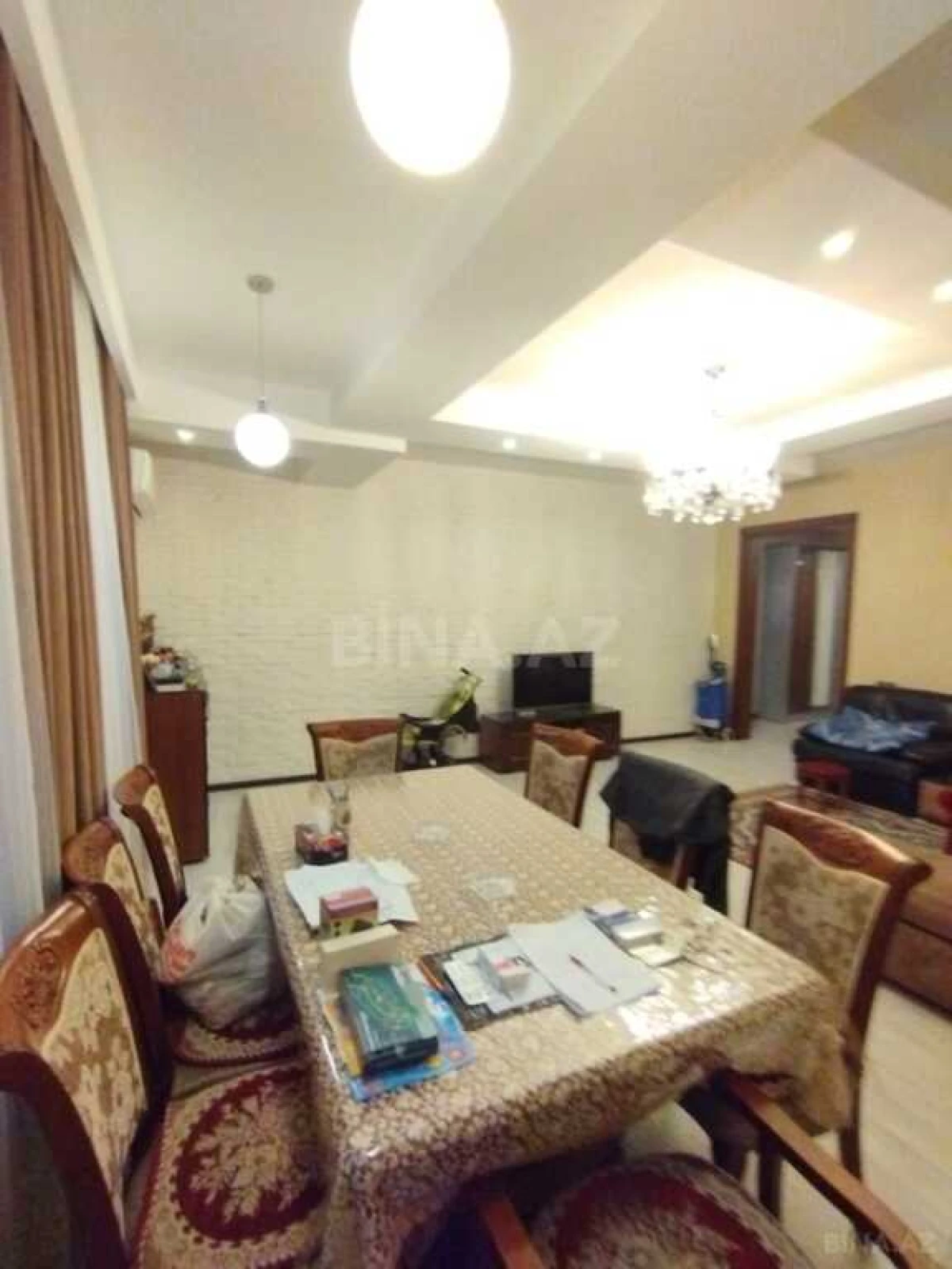 Satılır 10 otaqlı həyət evi 440 m²