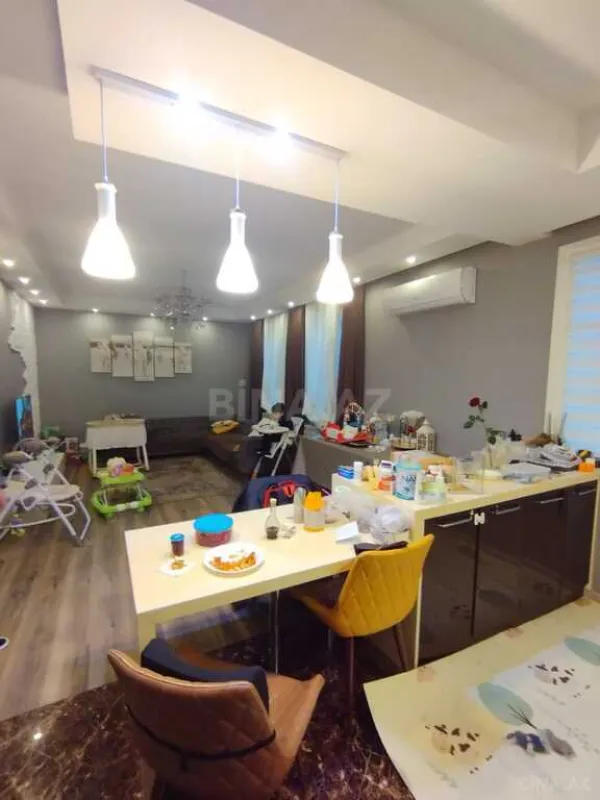 Satılır 10 otaqlı həyət evi 440 m²