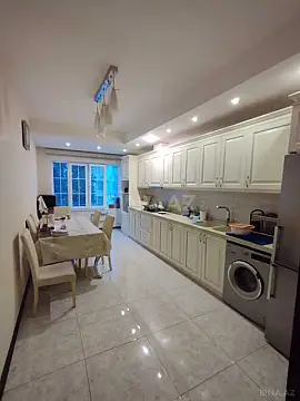 Satılır 10 otaqlı həyət evi 440 m²