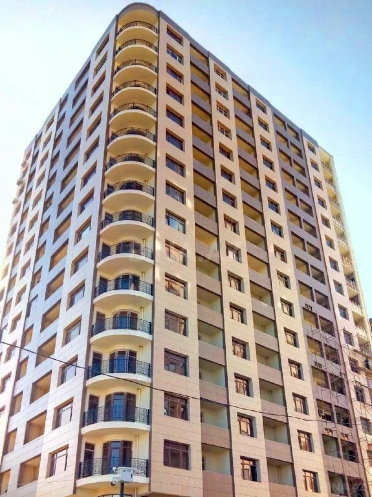 Satılır 1 otaqlı mənzil 66 m²