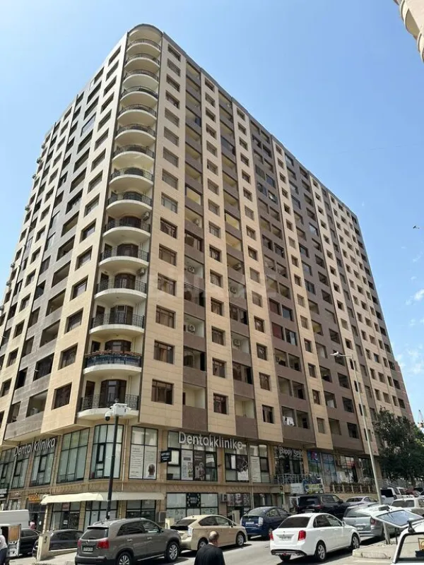 Satılır 1 otaqlı mənzil 66 m²