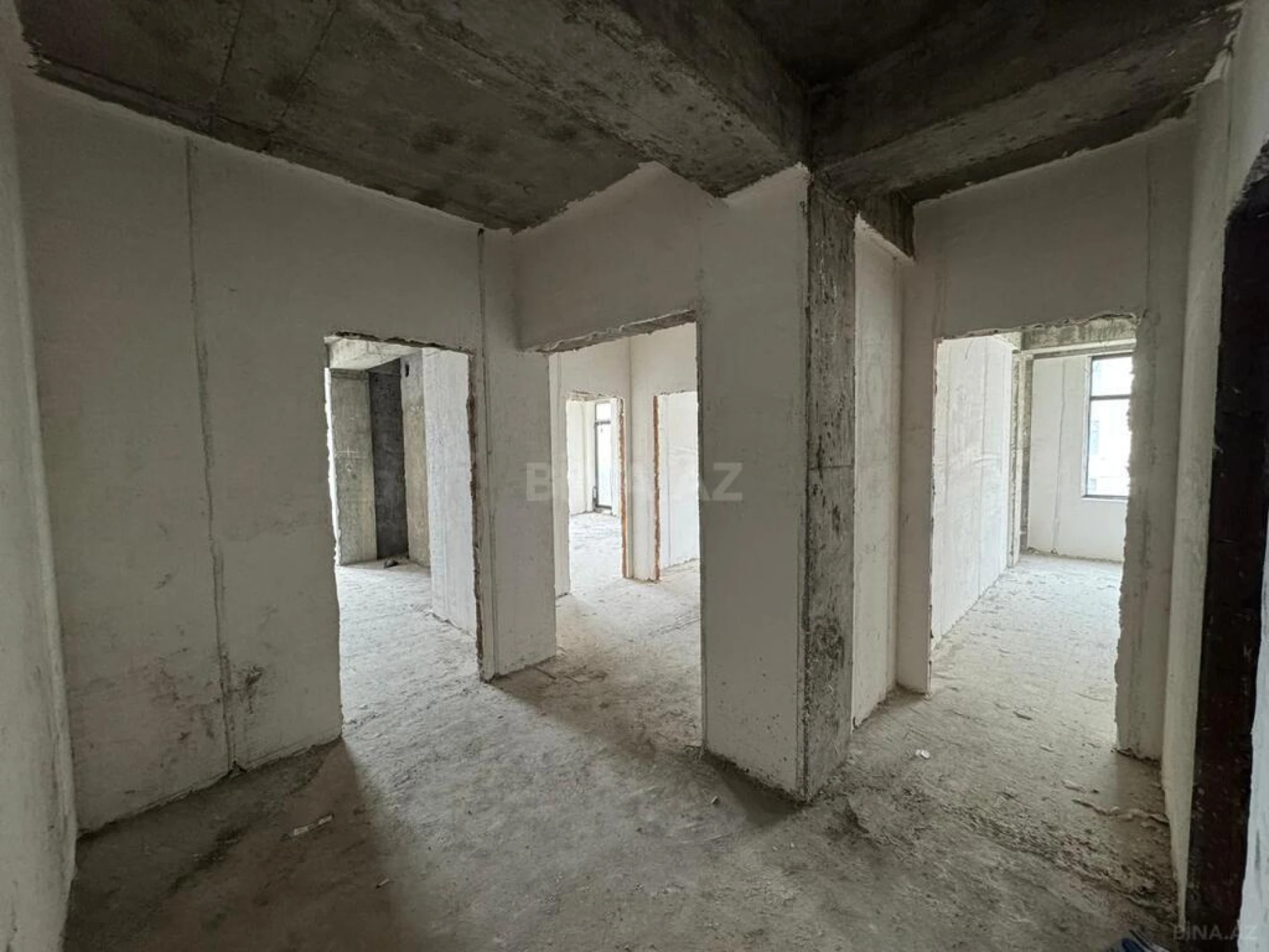 Satılır 3 otaqlı mənzil 110 m²