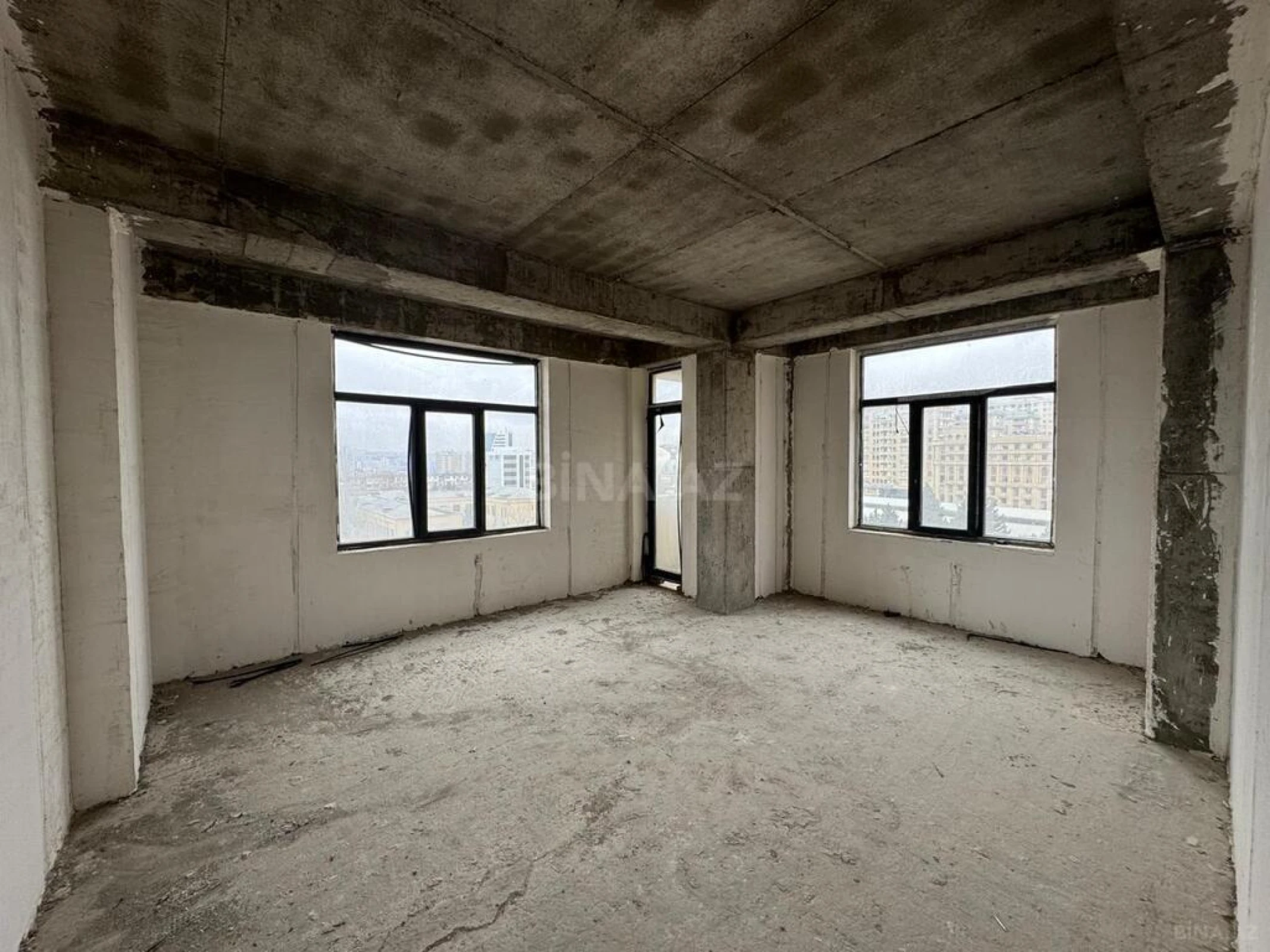 Satılır 3 otaqlı mənzil 110 m²