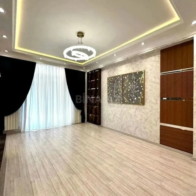 Satılır 3 otaqlı mənzil 136 m²
