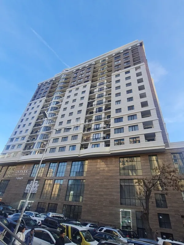 Satılır 3 otaqlı mənzil 136 m²