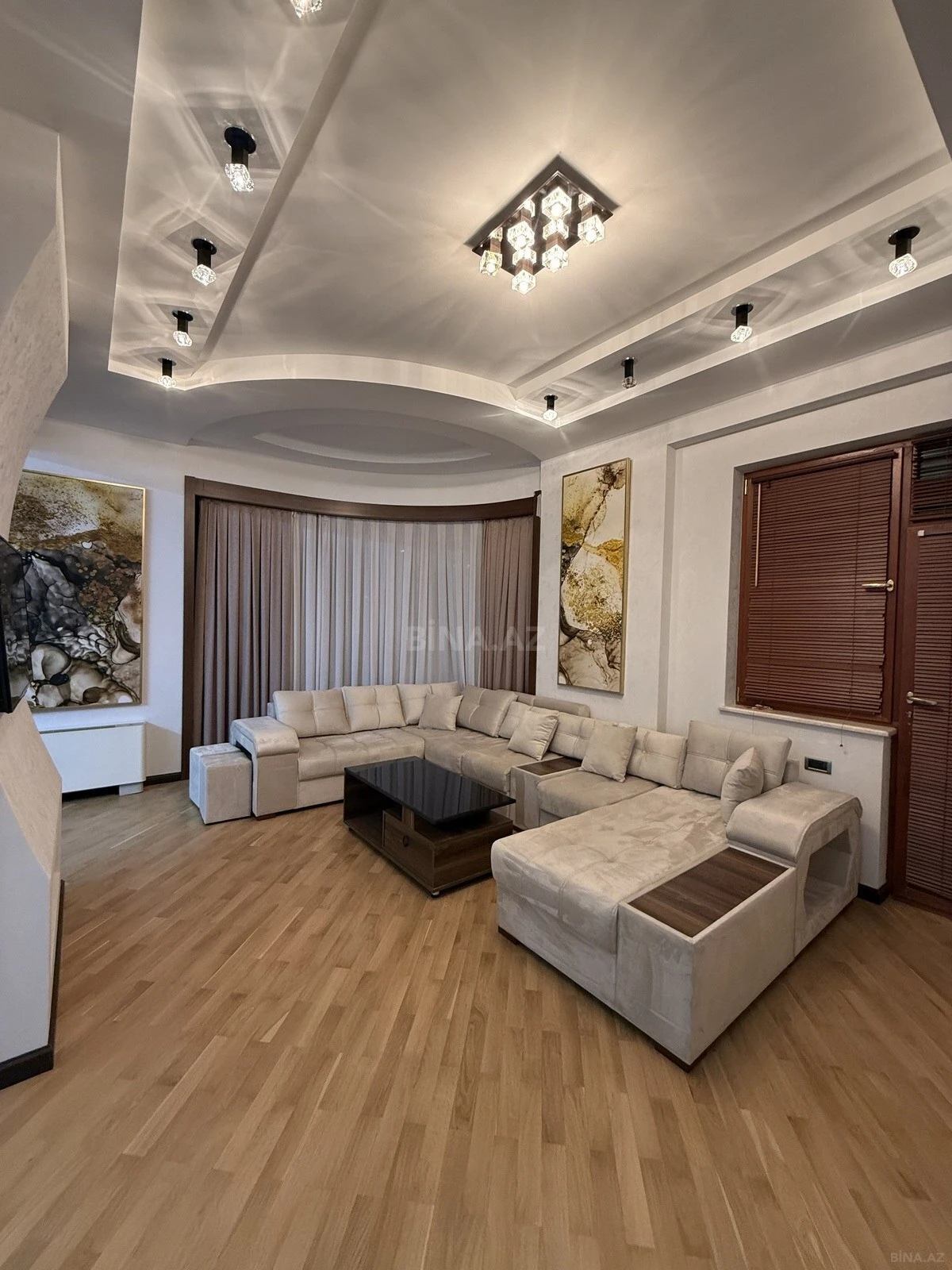 Kirayə verilir 3 otaqlı mənzil 140 m²