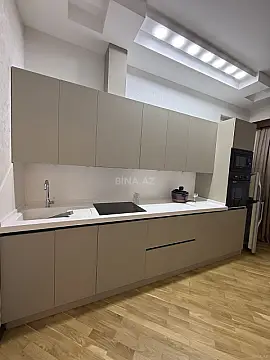Kirayə verilir 3 otaqlı mənzil 140 m²