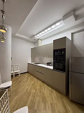 Kirayə verilir 3 otaqlı mənzil 140 m²