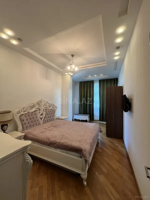 Kirayə verilir 3 otaqlı mənzil 140 m²