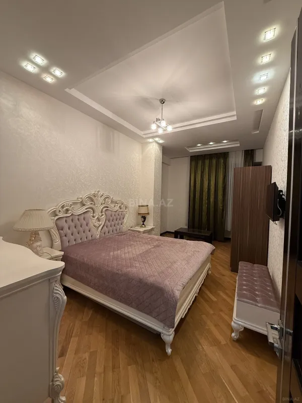 Kirayə verilir 3 otaqlı mənzil 140 m²