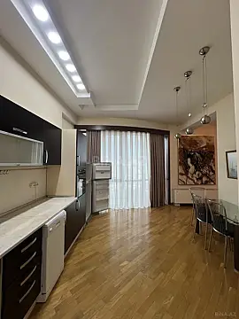 Kirayə verilir 3 otaqlı mənzil 140 m²