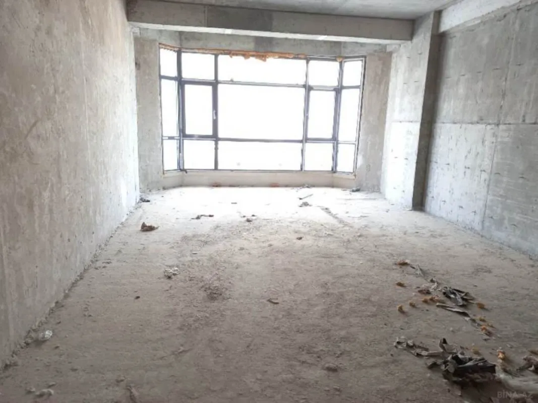 Satılır 3 otaqlı mənzil 328 m²