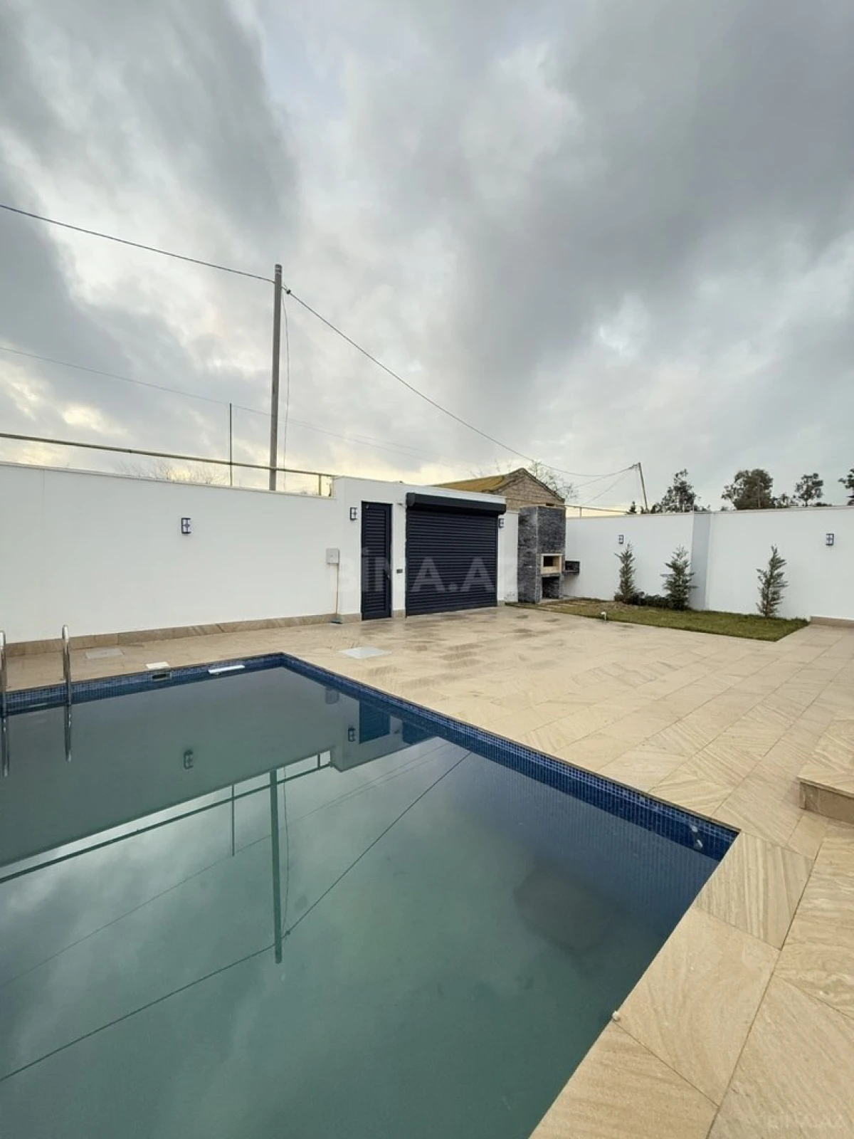 Satılır 4 otaqlı həyət evi 155 m²