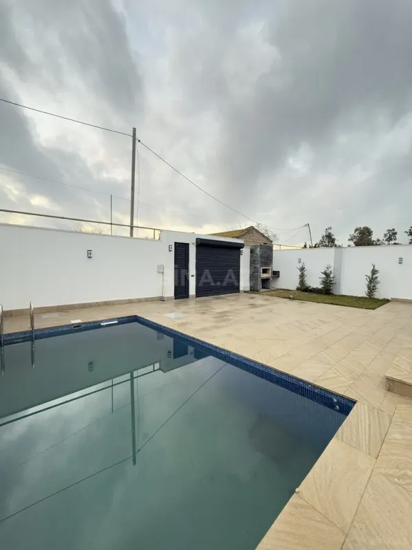 Satılır 4 otaqlı həyət evi 155 m²