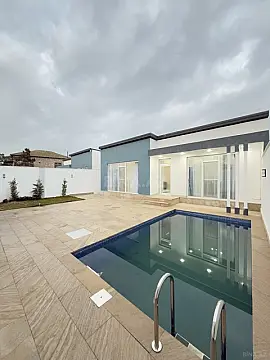 Satılır 4 otaqlı həyət evi 155 m²