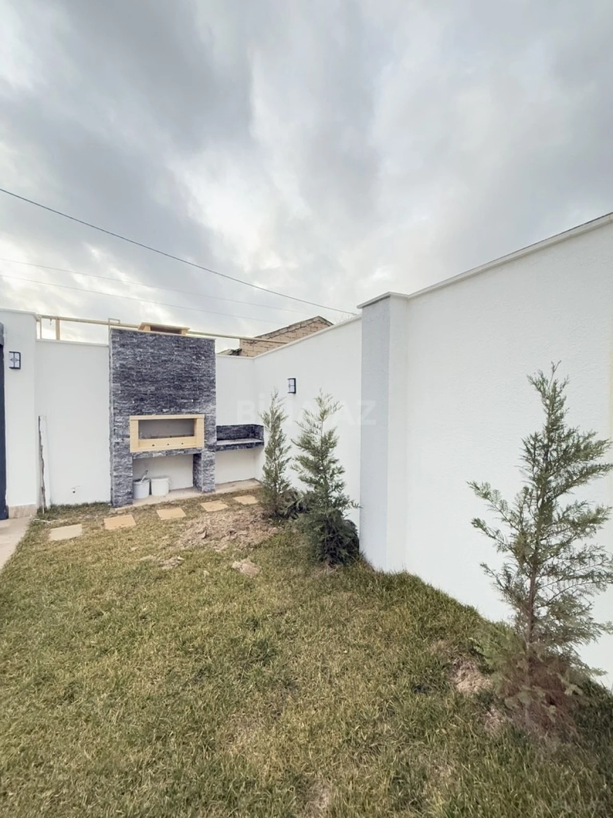 Satılır 4 otaqlı həyət evi 155 m²