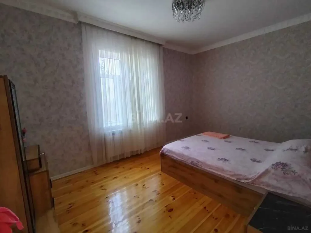 Satılır 7 otaqlı həyət evi 200 m²