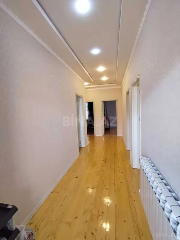 Satılır 7 otaqlı həyət evi 200 m²
