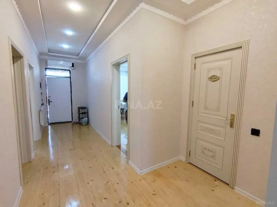 Satılır 7 otaqlı həyət evi 200 m²