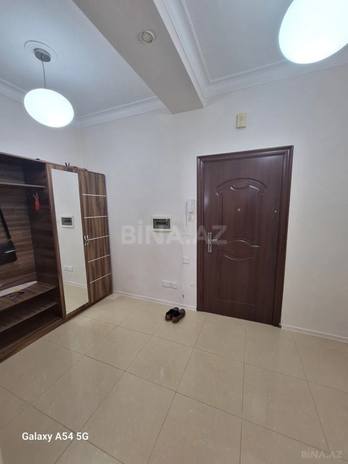 Kirayə verilir 3 otaqlı mənzil 124 m²