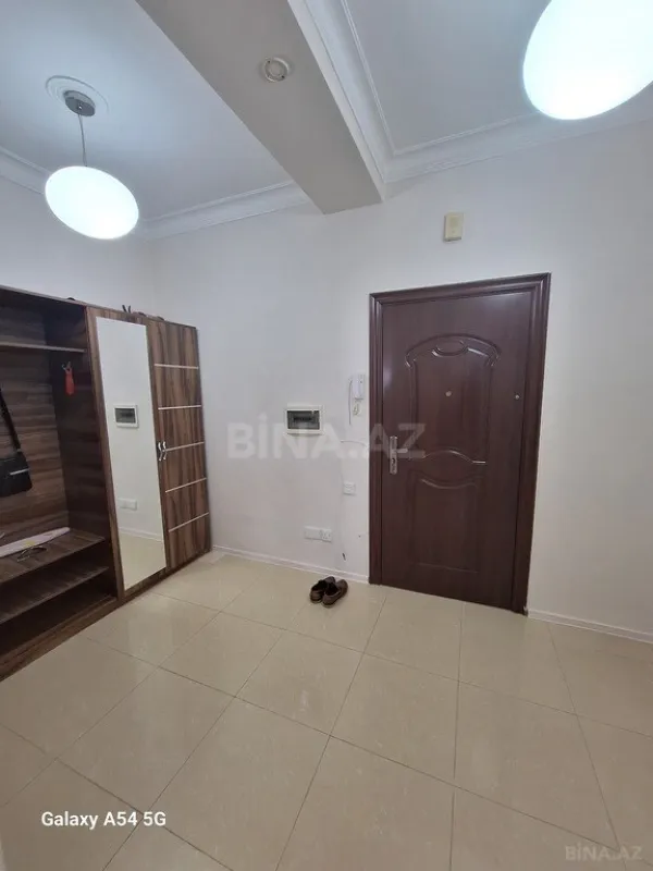 Kirayə verilir 3 otaqlı mənzil 124 m²