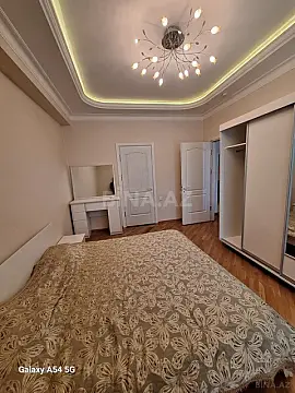 Kirayə verilir 3 otaqlı mənzil 124 m²