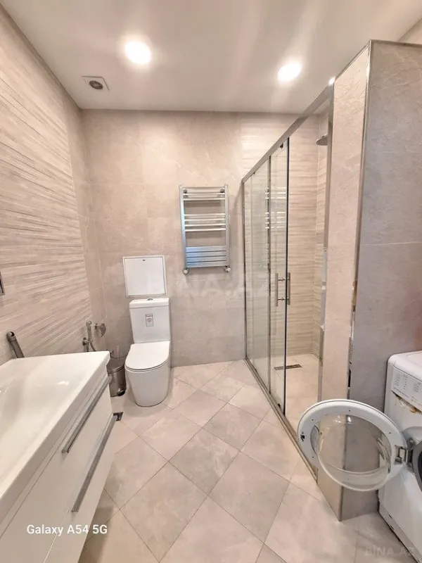 Kirayə verilir 3 otaqlı mənzil 124 m²