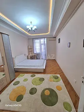 Kirayə verilir 3 otaqlı mənzil 124 m²