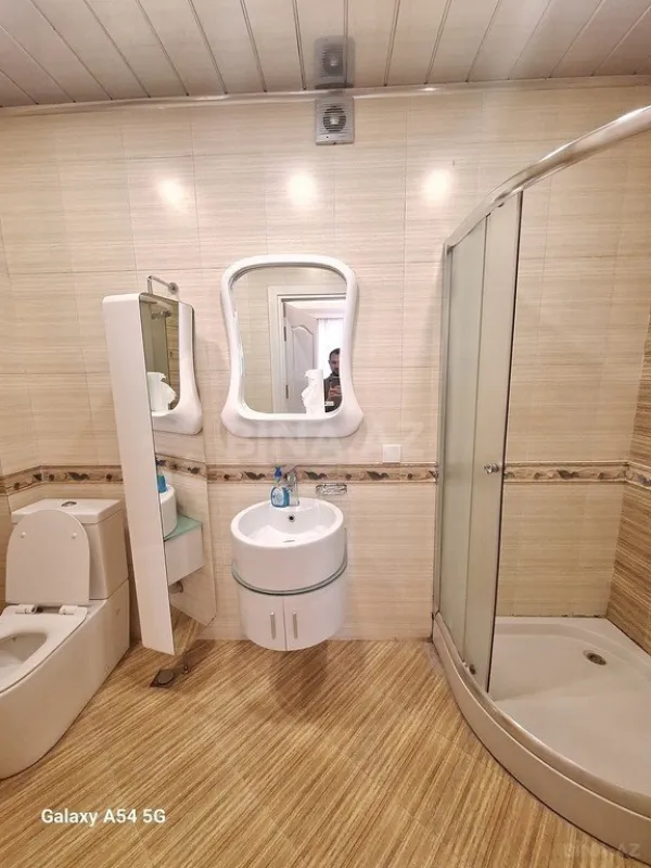 Kirayə verilir 3 otaqlı mənzil 124 m²