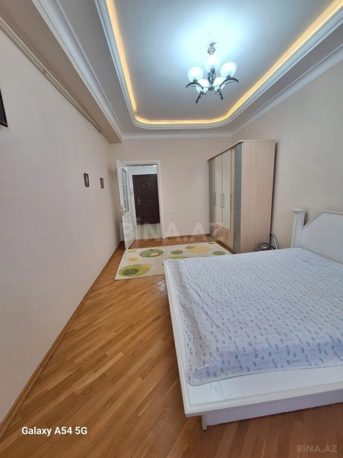 Kirayə verilir 3 otaqlı mənzil 124 m²
