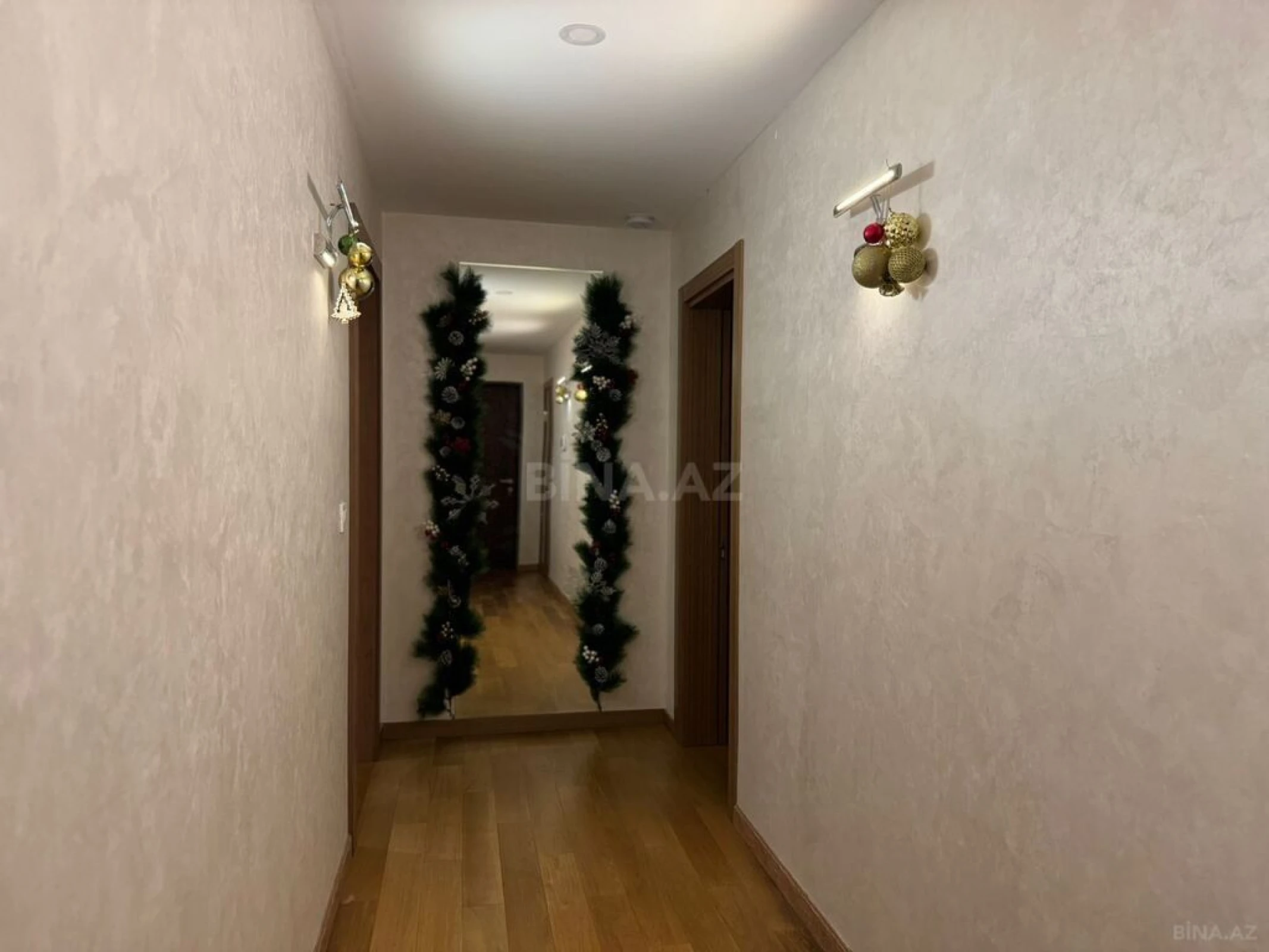 Satılır 2 otaqlı mənzil 107 m²