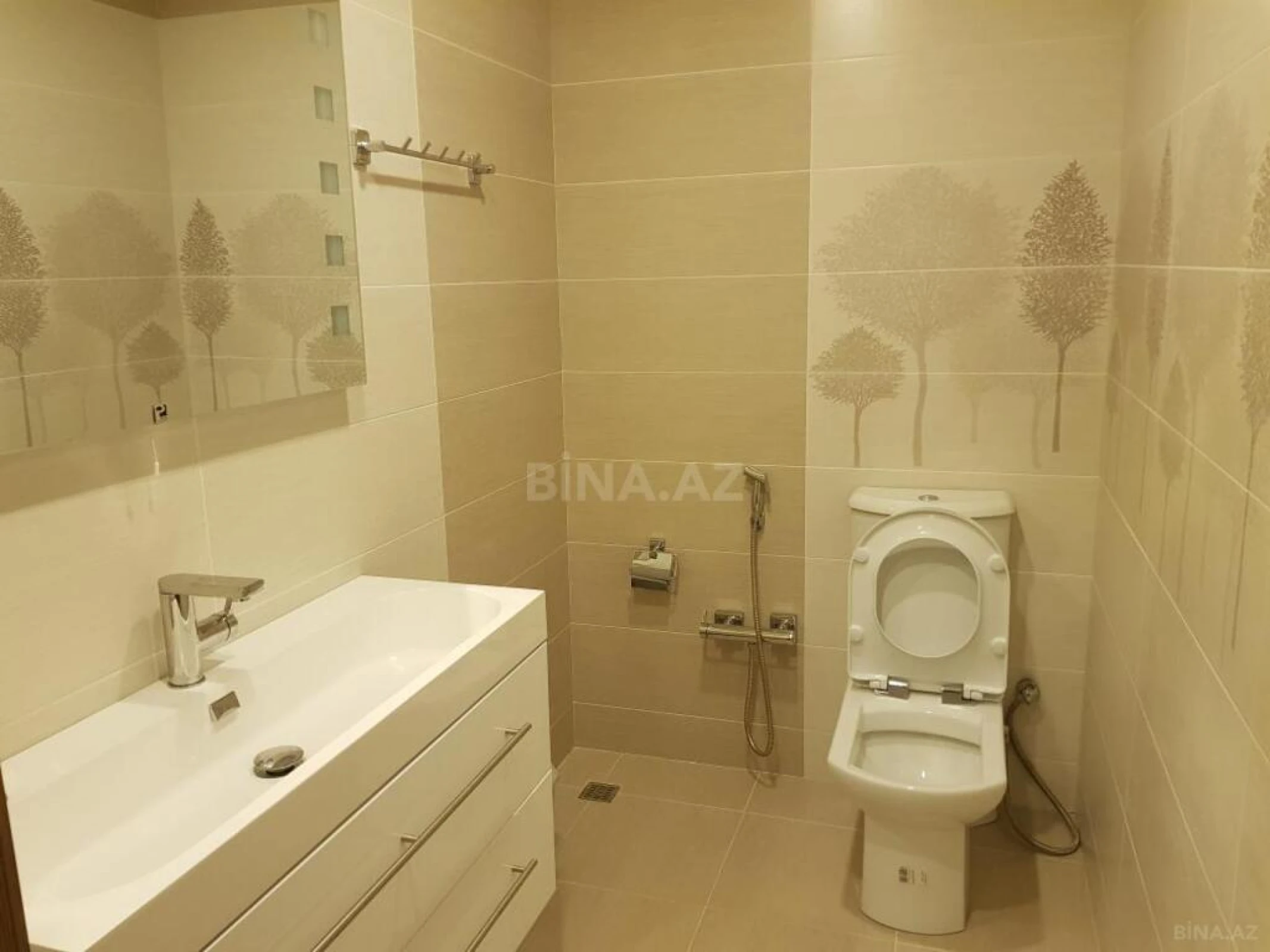 Satılır 2 otaqlı mənzil 107 m²