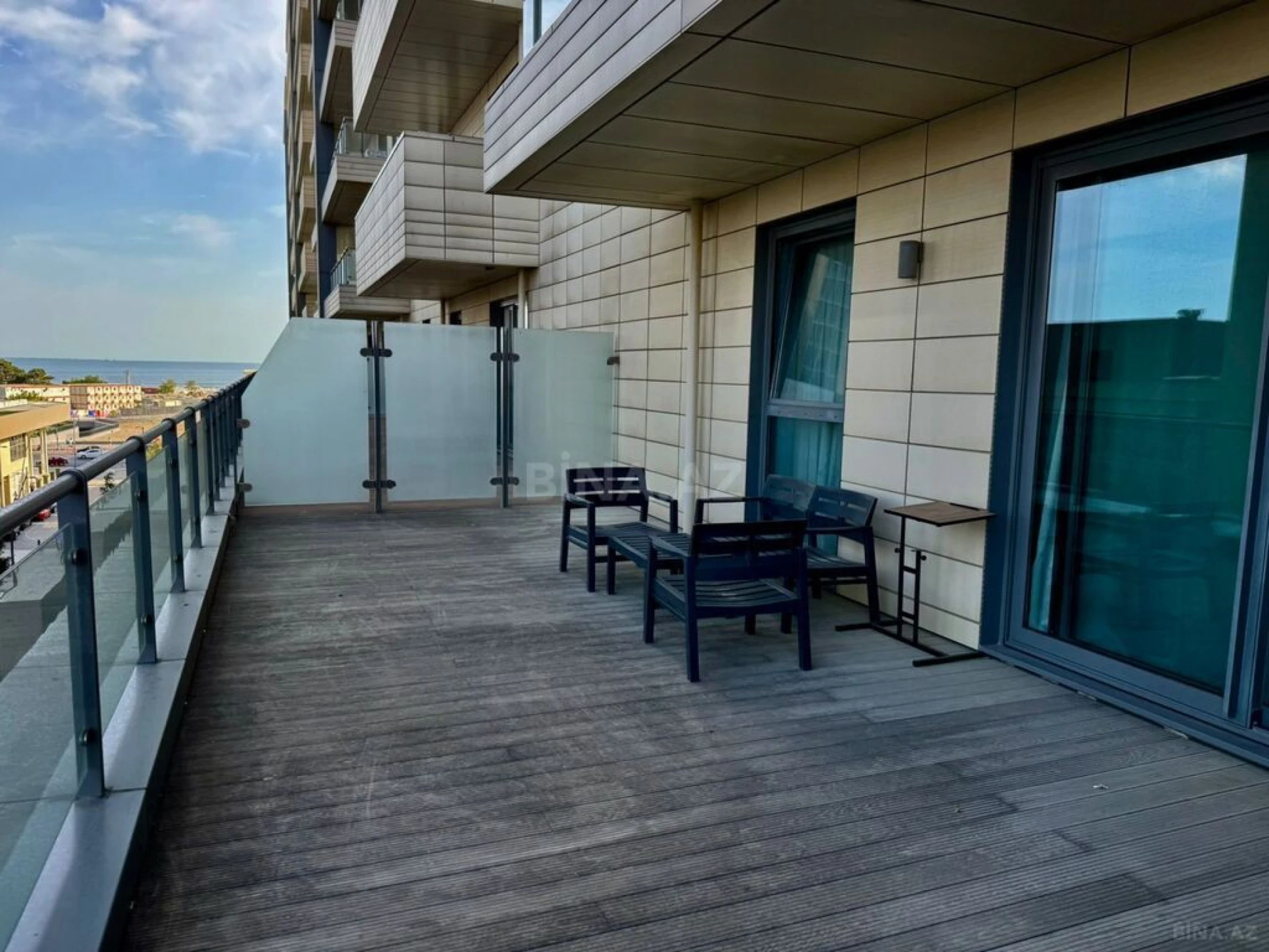 Satılır 2 otaqlı mənzil 107 m²