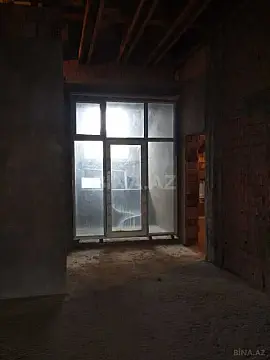 Satılır 6 otaqlı mənzil 305 m²