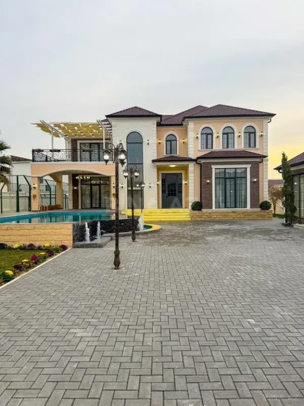 Satılır 6 otaqlı həyət evi 350 m²