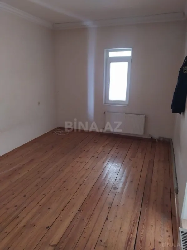 Satılır 4 otaqlı mənzil 110 m²