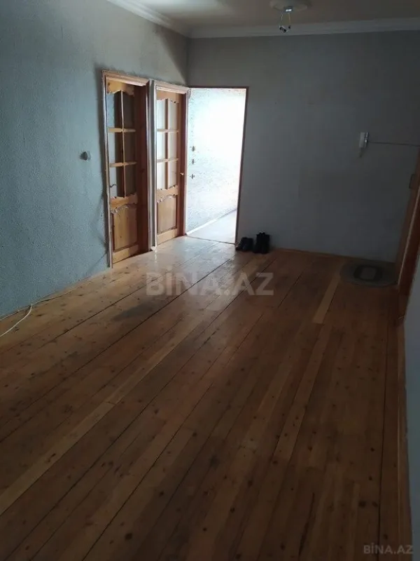 Satılır 4 otaqlı mənzil 110 m²