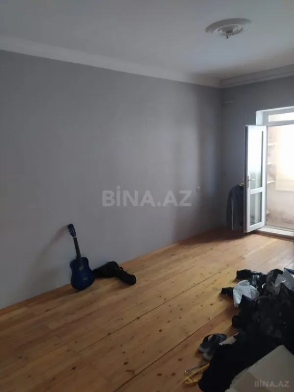 Satılır 4 otaqlı mənzil 110 m²